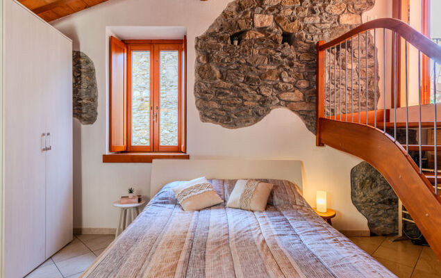 Stone House - Photo 5