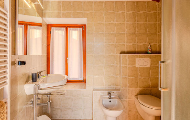 Stone House - Photo 14