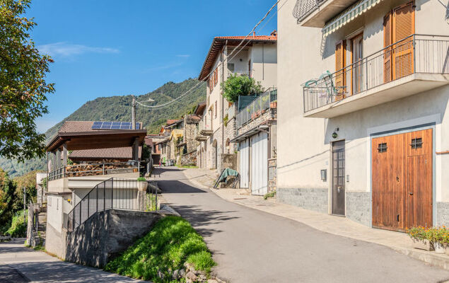 Stone House - Photo 24